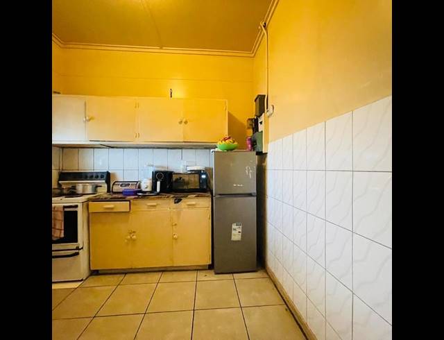 2 BEDROOM APARTMENT FOR SALE IN GERMISTON WEST